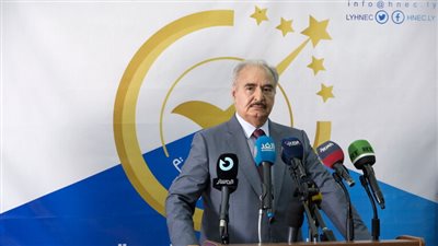 حفتر يدعو إلى «حراك سلمي منظم» لحسم الأزمة الليبية… وتحركات سياسية تعيد خريطة المشهد إلى الواجهة