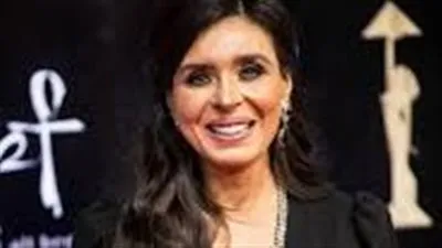 في أول ظهور لها.. دينا تحصد جائزة تحية كاريوكا في ختام القاهرة السينمائي 