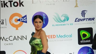  بفستان أخضر.. صبا مبارك تبهر جمهورها في حفل ختام مهرجان القاهرة السينمائي