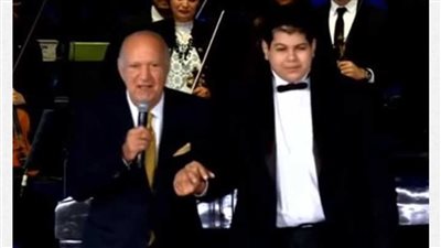 الموسيقار عمر خيرت يحقق أمنية فنان من ذوي الهمم