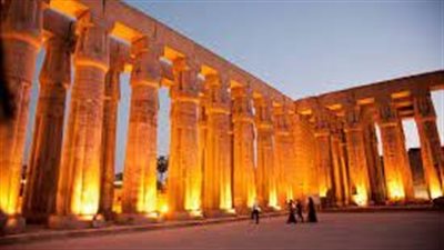 توقيع اتفاقية توأمة بين مدينتي الأقصر والبتراء في الأردن 