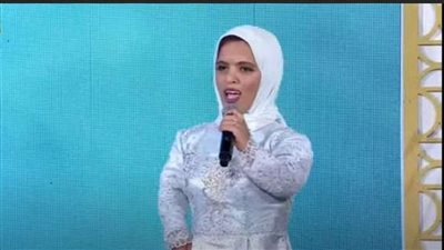 بطلة قصار القامة في رفع الأثقال عن 