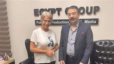 سوسن بدر ووفاء عامر تجمعهم 