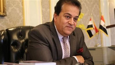 وزير التعليم العالي يوجه مناشدة إلى المصريين بشأن لقاح كورونا