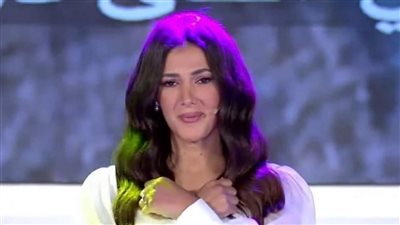 الرداد يوجه رسالة لدنيا سمير غانم بعد غنائها أمام الرئيس السيسي.. فماذا قال؟