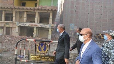 محافظ القليوبية: دفع الأعمال بمشروعات الطرق والرصف وتذليل العقبات