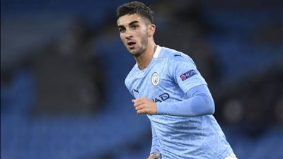 السيتي يخفض سعر بيع توريس إلى برشلونة