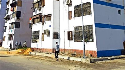 بدء دهان واجهات العمارات في حي الزهور ببورسعيد