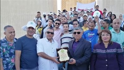 الاتحاد العربي للشباب والبيئة يكرم رئيس هيئة السد العالي (صور)