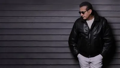 أسامة منير يستعد لطرح 