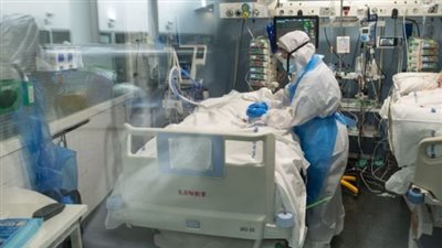 أستاذ فيروسات يكشف مدى تأثير متحور 