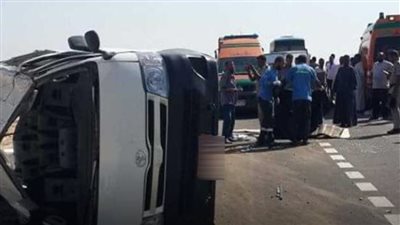 إصابة 8 أشخاص في انقلاب ميكروباص أعلى الدائري الأوسطي