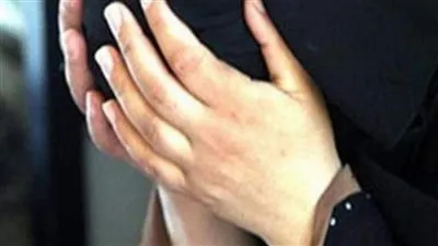 ردد الشهادتين وألقى بنفسه من الطابق الخامس.. سر طعن خمسيني لزوجته بالعياط؟