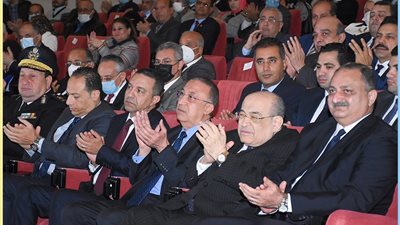 محافظ الإسكندرية: الدولة تبذل جهدًا كبيرا لمكافحة الفساد (صور)