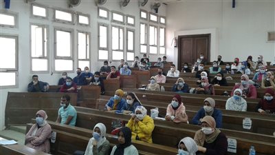 جامعة حلوان تحرص على توعية وتأهيل طلابها للالتحاق بالمشروع القومي لمحو الأمية