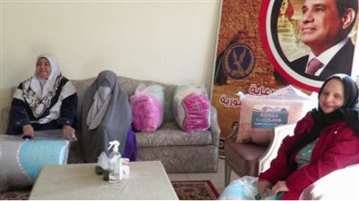 الداخلية توجه قافلة إنسانية لتوزيع المساعدات العينية على عدد من الجمعيات 