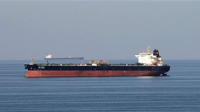 أمريكا تواجه إرهاب إيران في بحر العرب (فيديو)