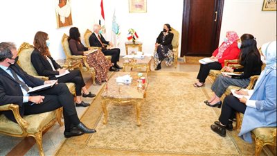 وزيرة البيئة تبحث مع السفير الفرنسي التعاون في عدد من المشروعات