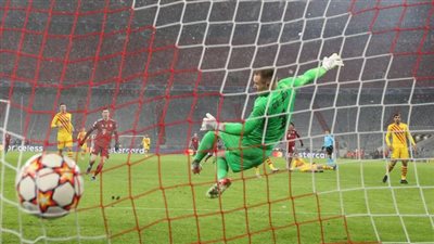 بالثلاثة.. بايرن ميونخ يُهين برشلونة بثالث الأهداف (فيديو)