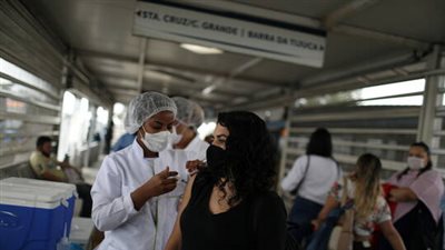 البرازيل تمدد أيأم الحجر الصحي المفروضة على غير الملقحين