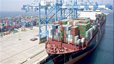 موانئ بورسعيد تسجل تداول 18 سفينة اليوم 