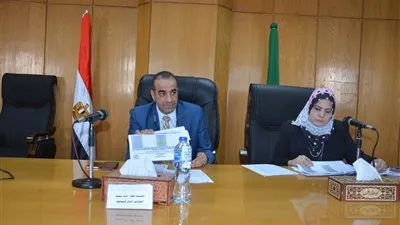 سكرتير محافظة المنيا يتابع موقف تنفيذ شكاوى المواطنين 