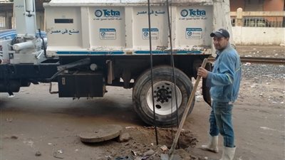 صرف إسكندرية تستعد للنوة القادمة وتطهر الشنايش على مدار الساعة (صور)