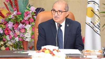  رئيس جامعة أسيوط يُعلن منح درجة الدكتوراه لاسم باحث يمنى بعد وفاته