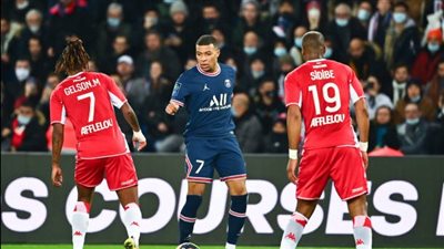 باريس سان جيرمان يفوز على موناكو ويعزز صدارته