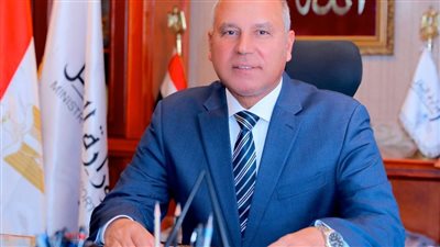 وزير النقل يزف بشرى سارة لـ أهالي الصعيد (فيديو)