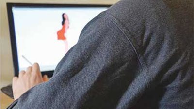 يروج له فنانون.. بلاغ إلى النائب العام ضد تطبيق شهير يروج للدعارة والمخدرات