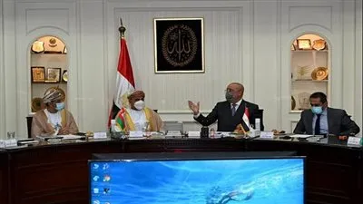 وزير الإسكان يعرض على نظيره العماني التجربة العمرانية المصرية فى عهد الرئيس السيسي