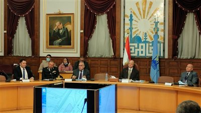 توجيه عاجل من محافظ القاهرة بشأن المواقف العشوائية والرسمية