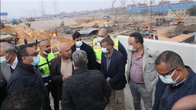 وزير النقل: إنشاء محطات الأتوبيس الترددي السريع BRT ثم كباري المشاة والأنفاق