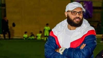 سمنة في معايشة مع شالكة الألماني 