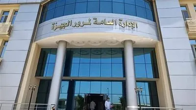 انقلاب مقطورة بترعة الحوامدية.. والشرطة تستعين بونش لانتشالها