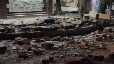 مصرع وإصابة 3 أشخاص بانهيار أجزاء من شرفة عقار بالإسكندرية