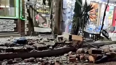 مصرع عاملين انهارت بهما شرفة عقار على مقهي بالإسكندرية