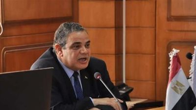 رئيس جامعة كفر الشيخ: التطعيم بلقاح كورونا شرط دخول امتحانات منتصف العام