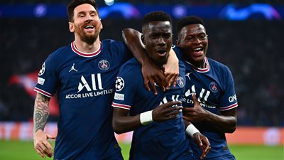 باريس سان جيرمان يفاجئ مبابي بهذا القرار