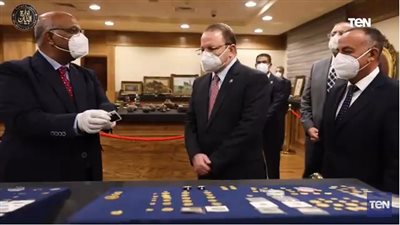 شاهد.. أندر عملة إسلامية عربية تعود للعصر الأموي ضمن مقتنيات 