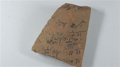 كشف أثري جديد.. 13 ألف أوستراكا أثرية تعود لأربعة عصور متتالية