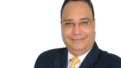 استشاري نفسي محذرًا من الهواتف الذكية: تسبب هذه المتلازمة (فيديو)