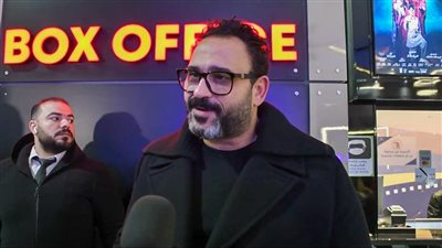 أكرم حسني  يكشف للفجر الفني عن خوضه سباق رمضاني 2022.. و رأيه في