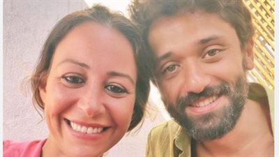 كريم محمود عبد العزيز مع منة شلبي من كواليس 