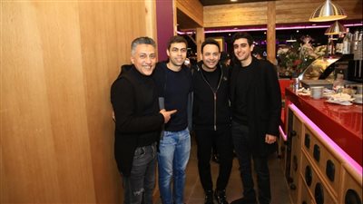 ماجد المصري وساموزين وإيهاب توفيق في حفل افتتاح مطعم مصطفى قمر الجديد