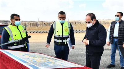 الرئيس السيسي يتفقد عدد من الطرق والكباري بالقاهرة الكبرى