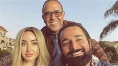 منى قطب تنتظر عرض 