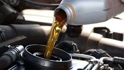 خبير سيارات يحذر من زيت الفتيس 