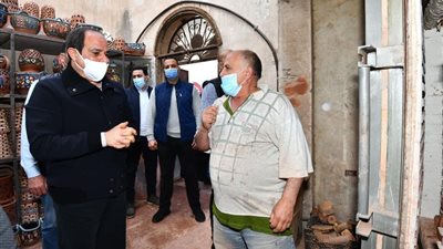 كرم السني صانع الفخار يكشف كواليس حواره مع الرئيس السيسي 